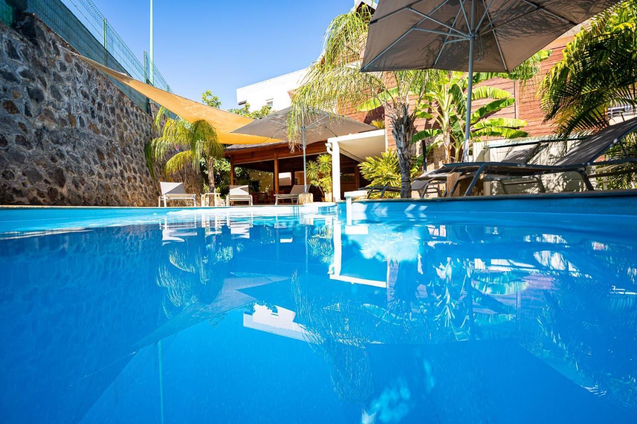 Le Kerveguen Hotel Saint-Gilles Les Bains Exterior photo