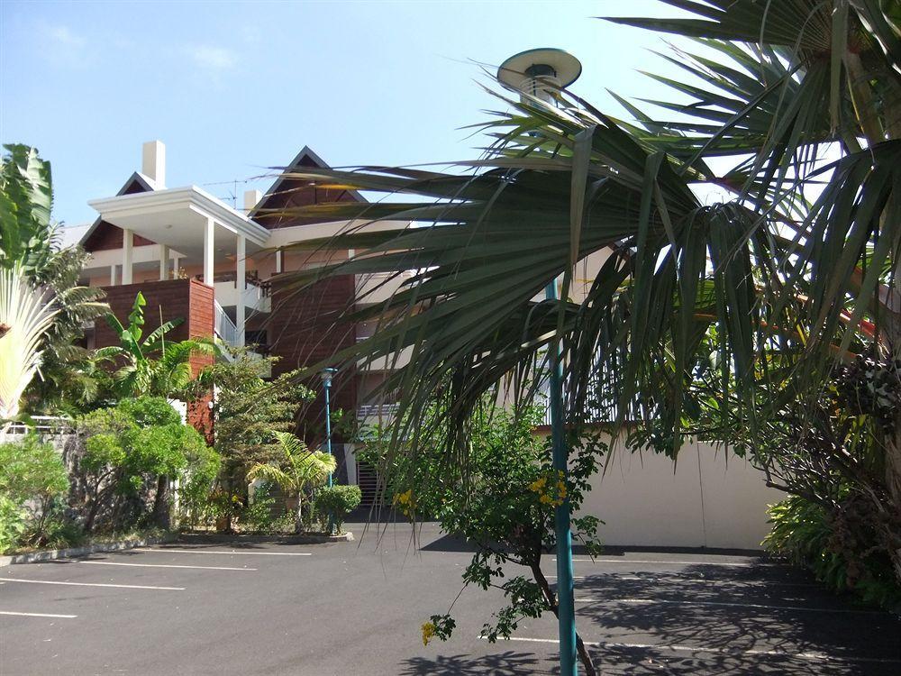 Le Kerveguen Hotel Saint-Gilles Les Bains Exterior photo