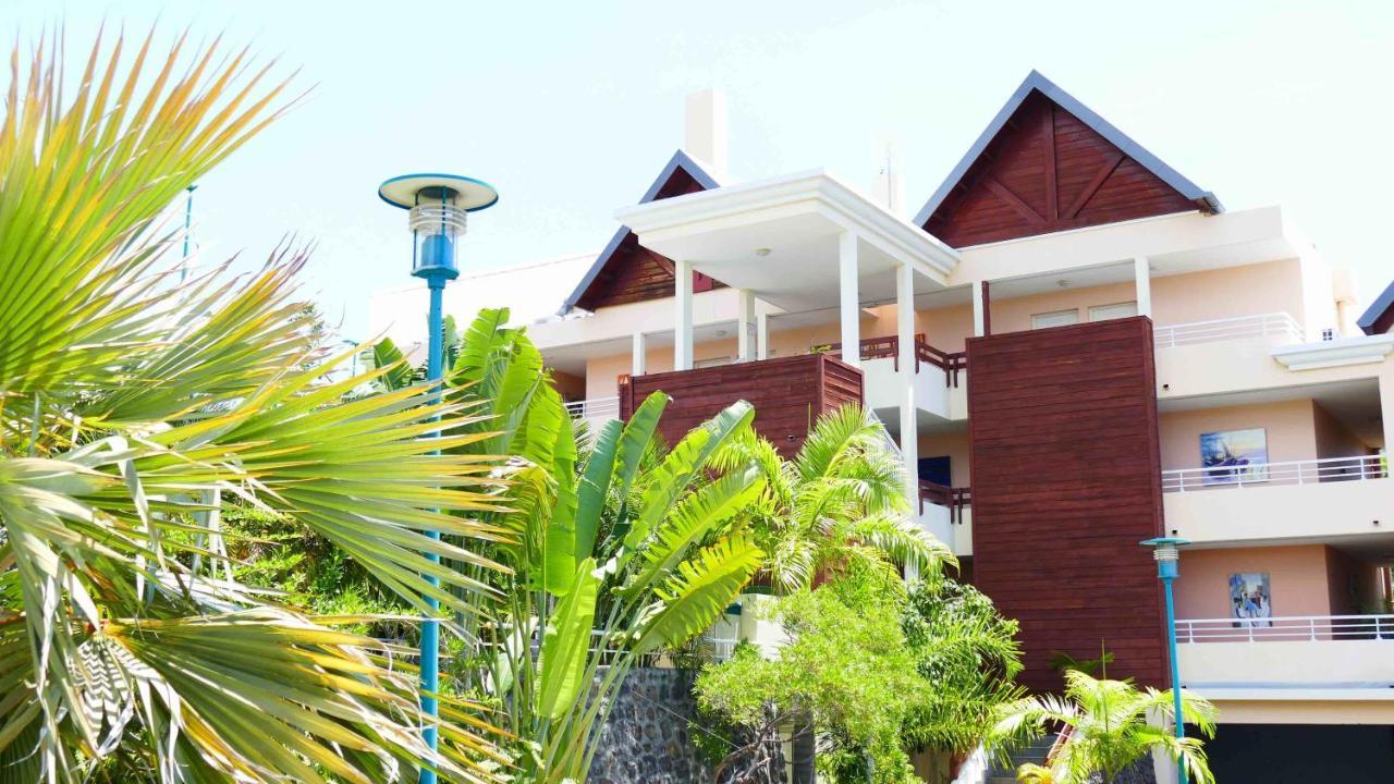 Le Kerveguen Hotel Saint-Gilles Les Bains Exterior photo